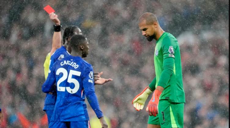 Những tấm thẻ phạt liên tiếp đang đẩy Chelsea vào vòng xoáy khủng hoảng, buộc ban huấn luyện phải tìm lời giải trước khi mùa giải trượt khỏi tầm tay.